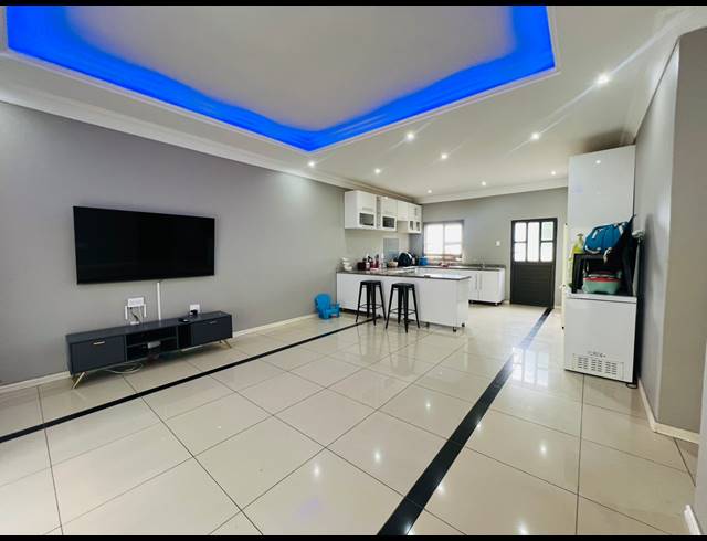 3 BEDROOM HOUSE FOR SALE IN CASTLEHILL